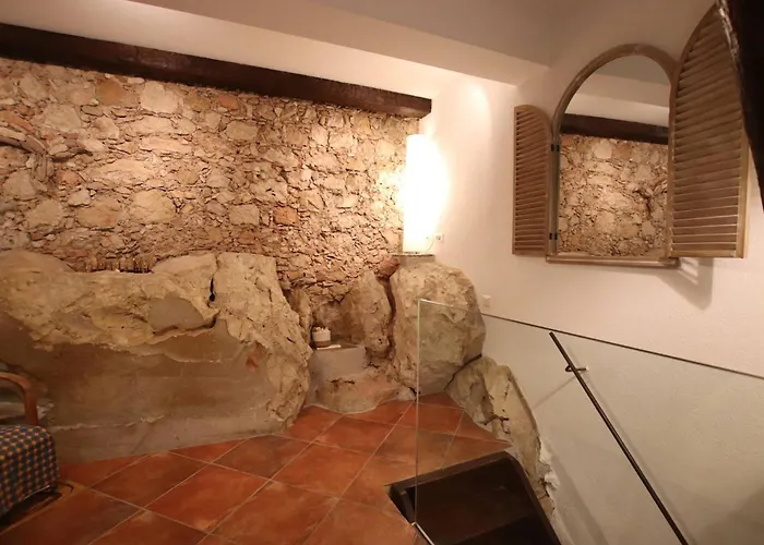 Апартаменты Roche-rock In The Heart Of The Old Town Вильфранш-сюр-Мер