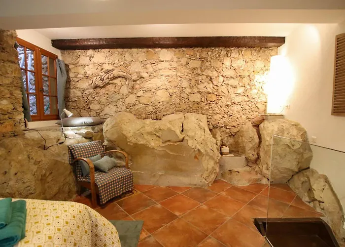 Апартаменты Roche-rock In The Heart Of The Old Town Вильфранш-сюр-Мер