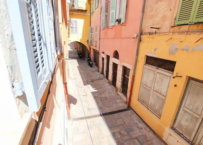 Roche-rock In The Heart Of The Old Town